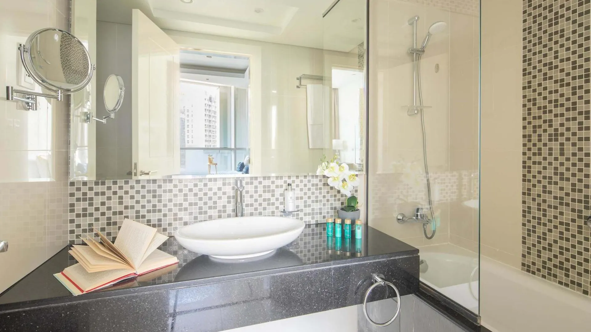 Apartment Frank Porter - Damac Distinction Dubai