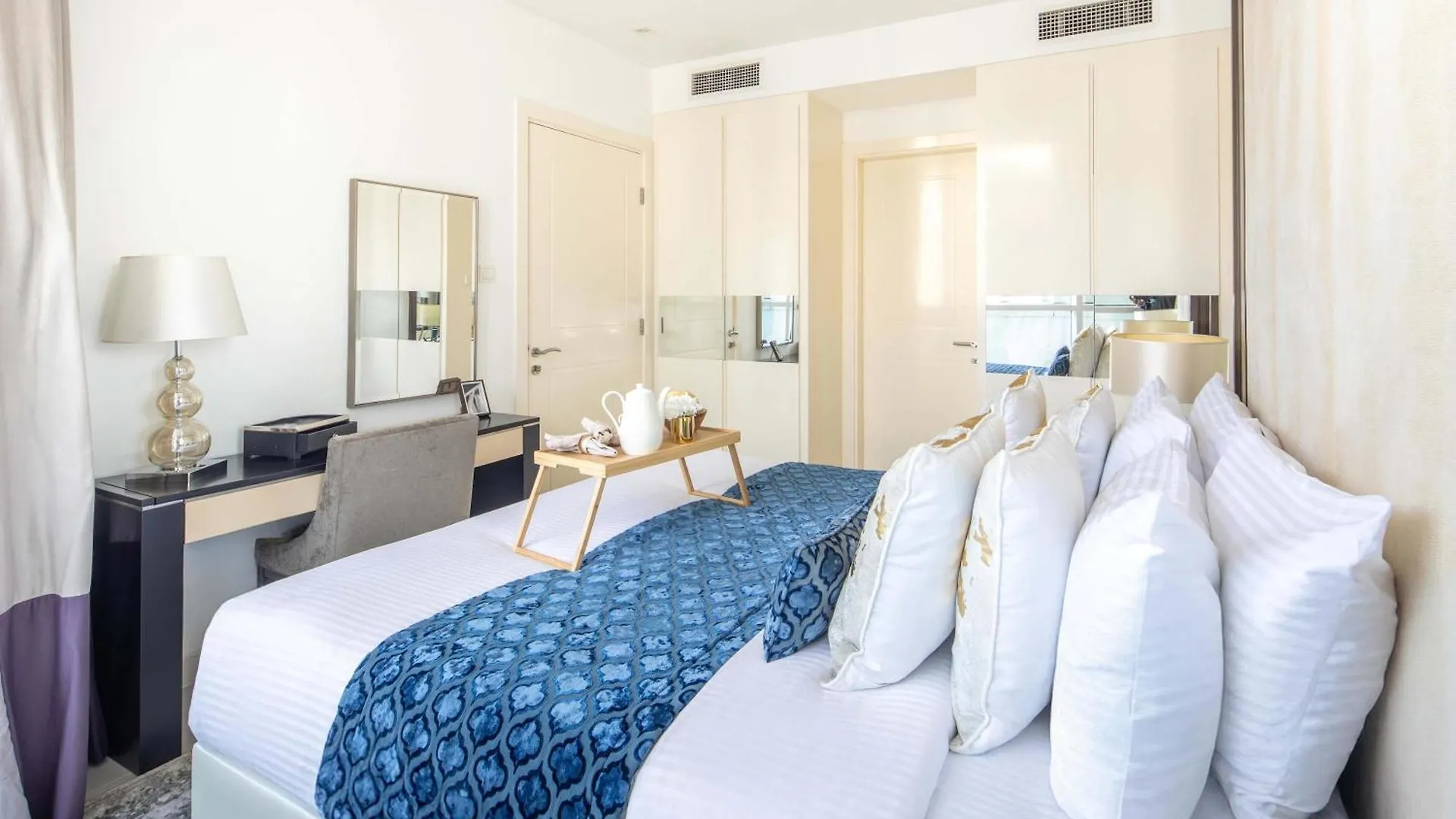 Frank Porter - Damac Distinction Dubai