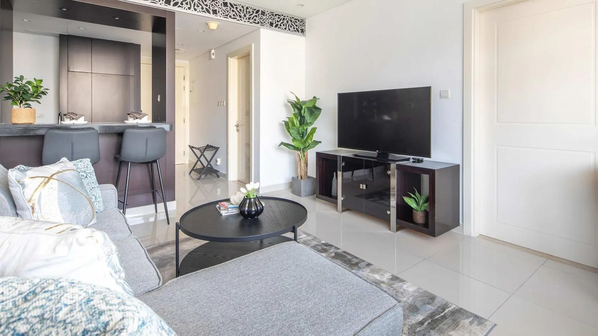 Frank Porter - Damac Distinction Dubai United Arab Emirates